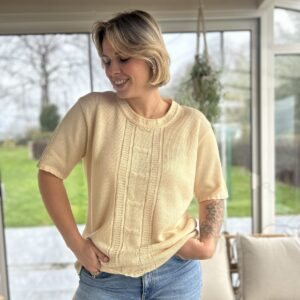 Pull jaune courtes manches
